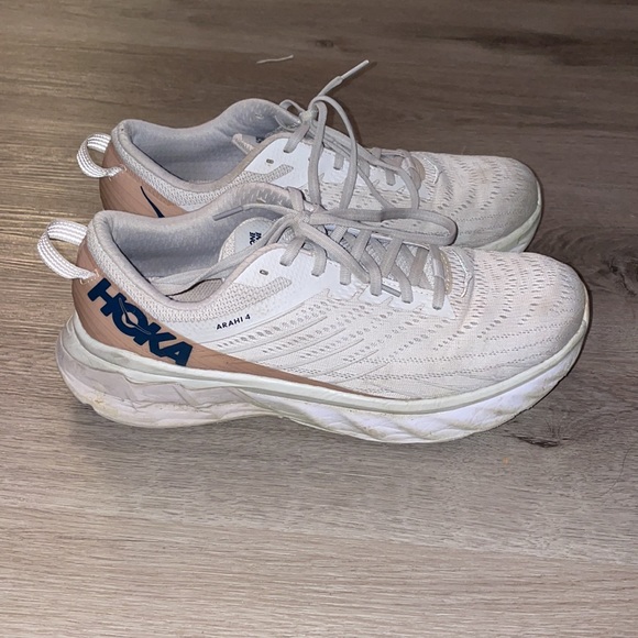 Hoka One One - Picture 2 of 3